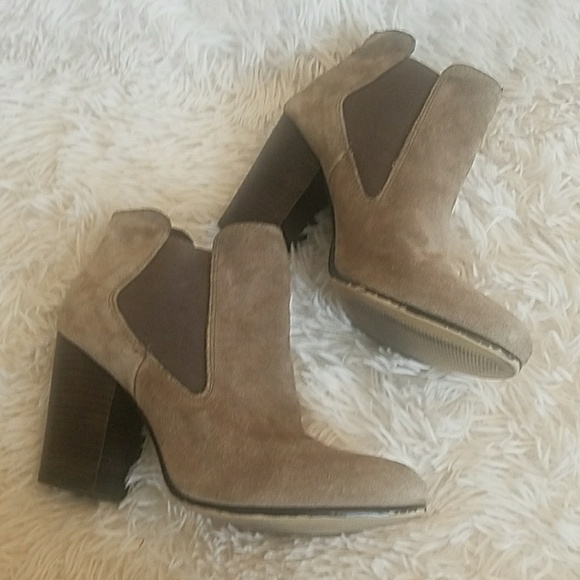 Heeled bootie - Picture 3 of 4